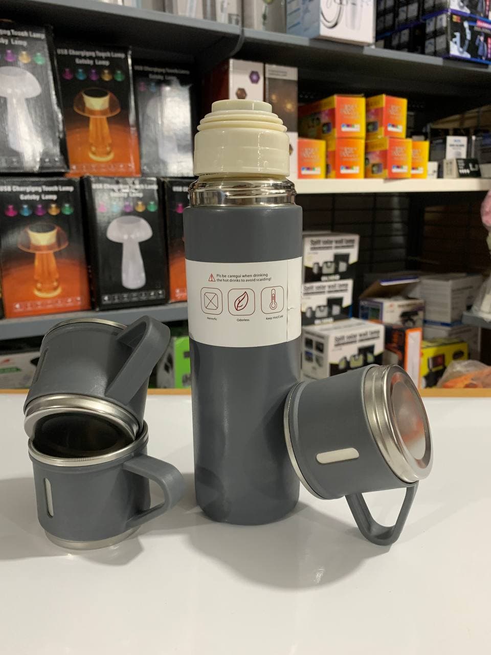 Ensemble Thermos avec 3 tasses thermique 500ml en acier inoxydable - Cuisine - صورة حقيقية 16