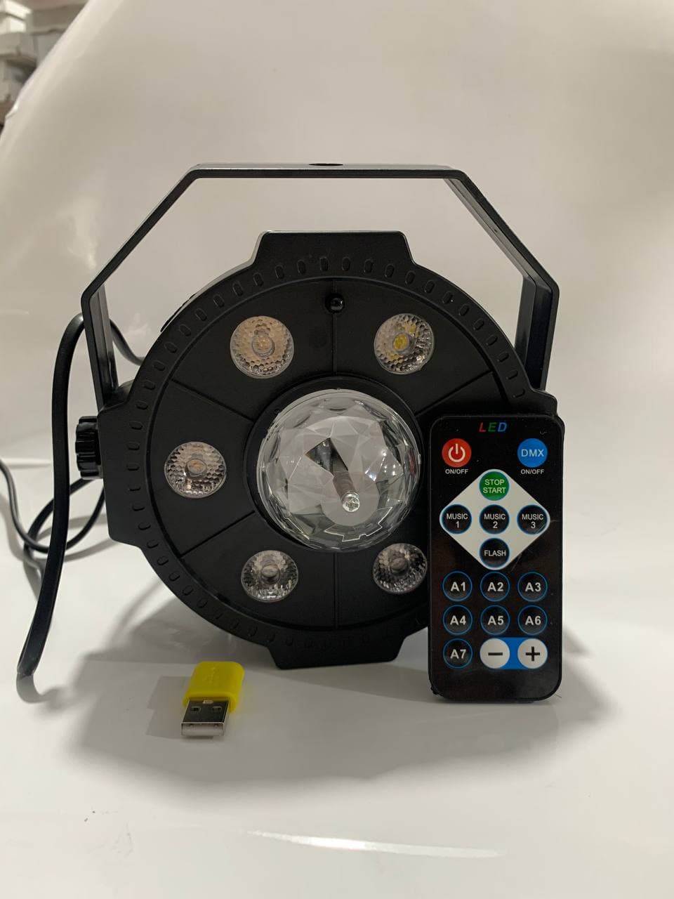Projecteur jeux de lumiere RGB Laser rotatif 6en1 effets Stroboscope - Électronique - صورة حقيقية 7