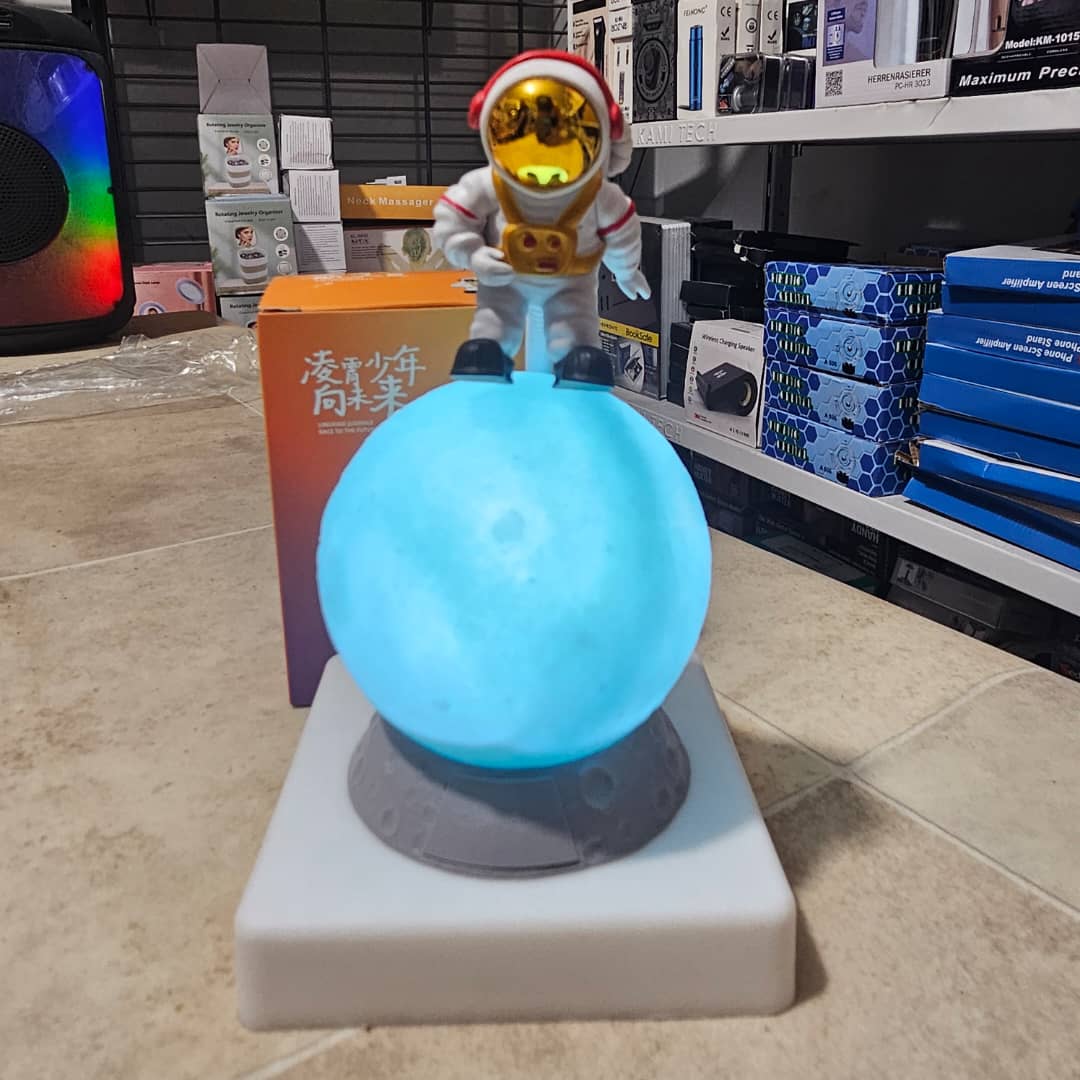 veilleuse LED 3D décoratif en forme d'astronaute Rechargeable par USB - Électronique - صورة حقيقية 7