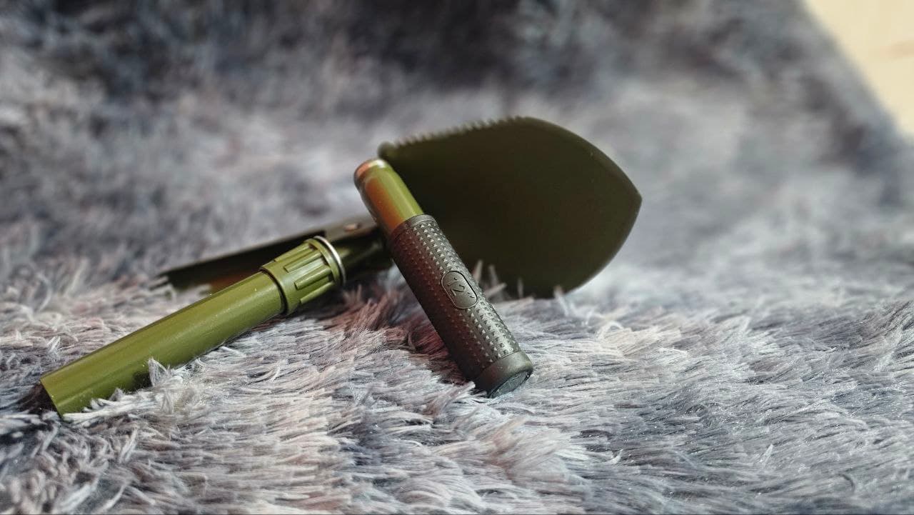Mini Pelle Pliante Multifonction en Acier - مجرفة فولاذية صغيرة متعددة الوظائف قابلة للطي - Camping et Randonnée - صورة حقيقية 2