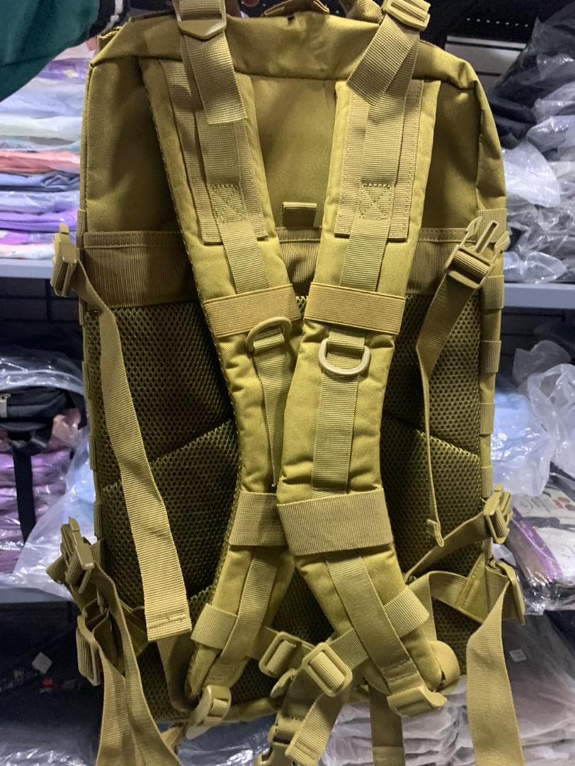 Sac à dos tactique 50L imperméable pour Randonnée , voyage, alpinisme, - Camping et Randonnée - صورة حقيقية 5
