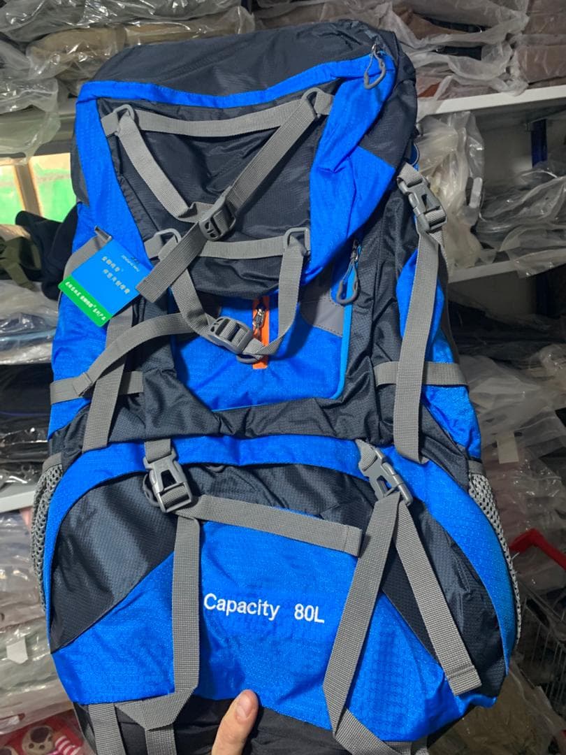 Sac à dos randonnée professionnel 80 L étanche, système de soutien dorsal léger - Camping et Randonnée - صورة حقيقية 9