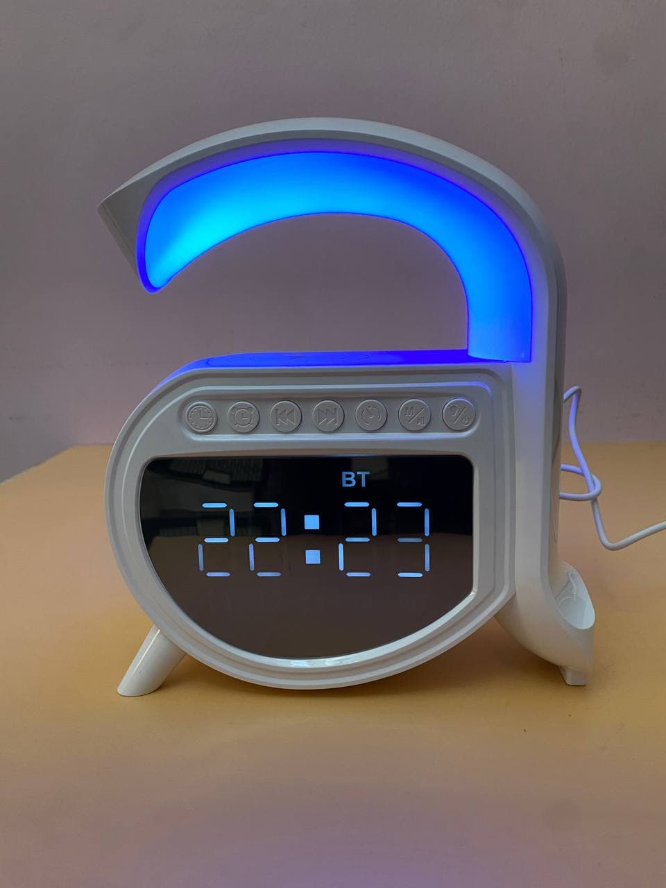 Réveil et Haut-parleur Bluetooth RGB intelligente type Big G Wireless Charger V5 - Électronique - صورة حقيقية 9