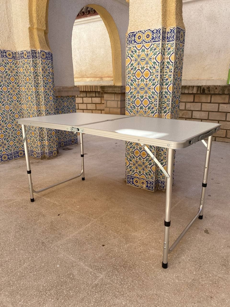 Table pliante valise Portable en métal aluminium 120 x 60 x 70 cm - Camping et Randonnée - صورة حقيقية 9