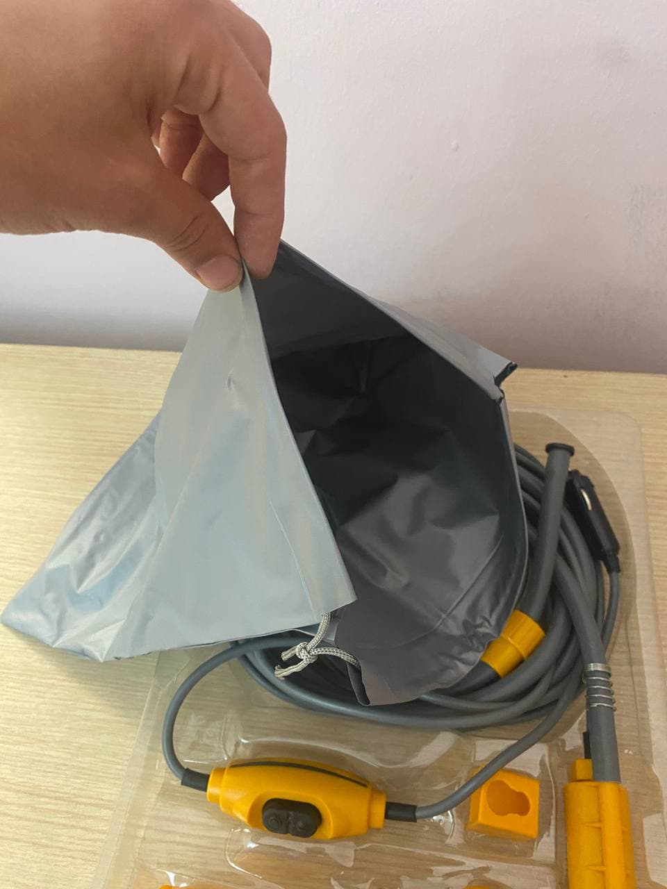 Douche extérieure Portable Camping et Plages DC 12V - Accessoires Auto/Moto - صورة حقيقية 8