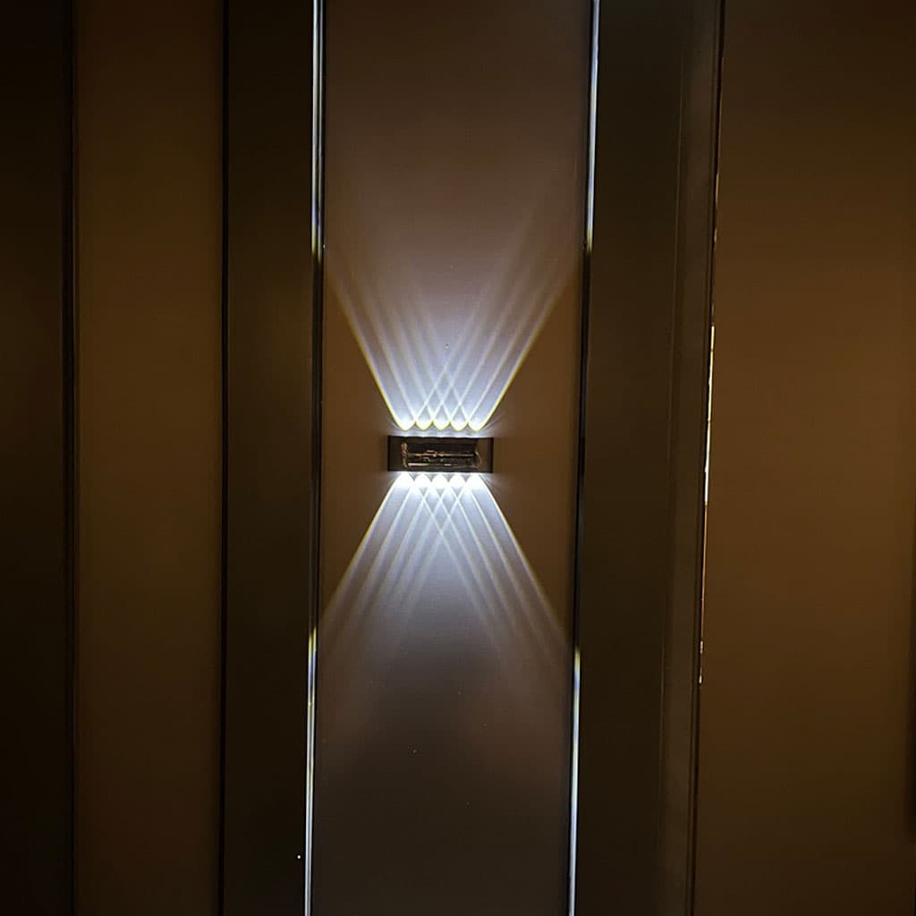 PACK X 2 Lampes Solaires Murales 8LED avec Détection de Mouvement Auto 2Pcs - Camping et Randonnée - صورة 4