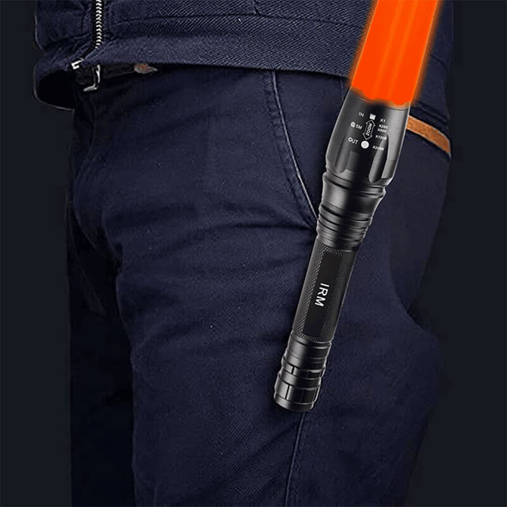 Lampe de poche tactique IP65 de 18 000 lumens - avec lumière LED et deux piles rechargeables - Swat - Camping et Randonnée - صورة 2
