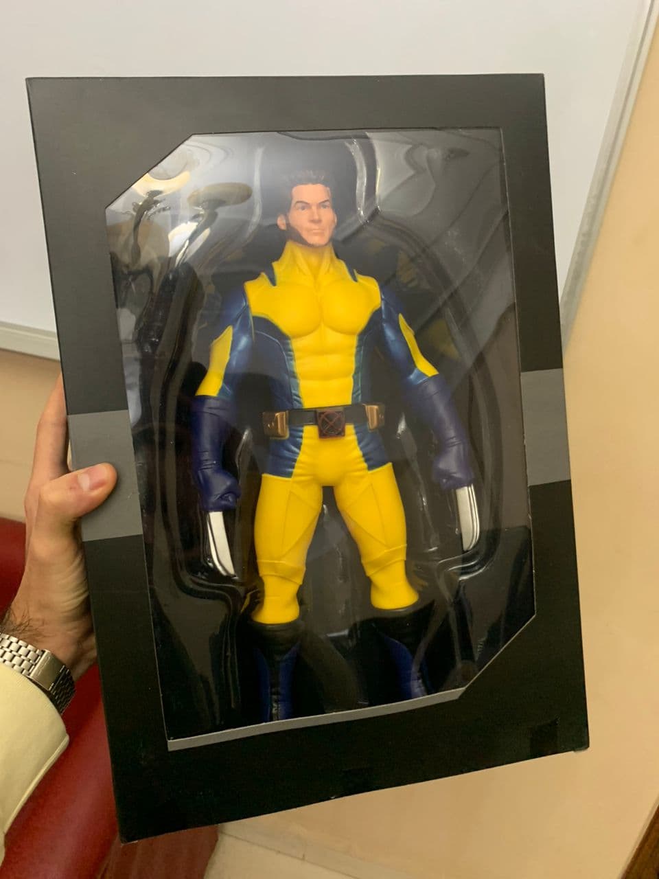 Wolverine Figurine Géant 30cm en PVC - Jouet & Gaming - صورة حقيقية 9