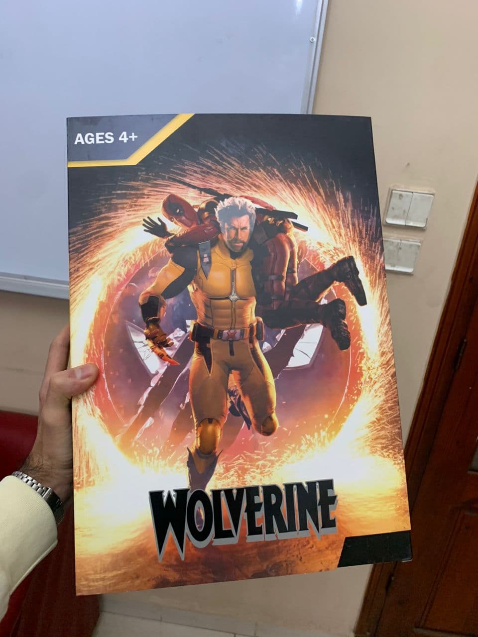 Wolverine Figurine Géant 30cm en PVC - Jouet & Gaming - صورة حقيقية 10