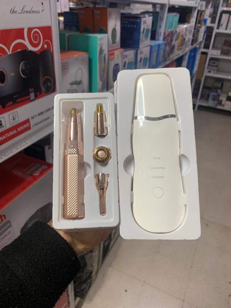 Pack de Beauté Appareil Ultrasonic purificateur points noir et Rasoir Electrique 4en1 - PACKS SPECIAL OFFERS - صورة حقيقية 7