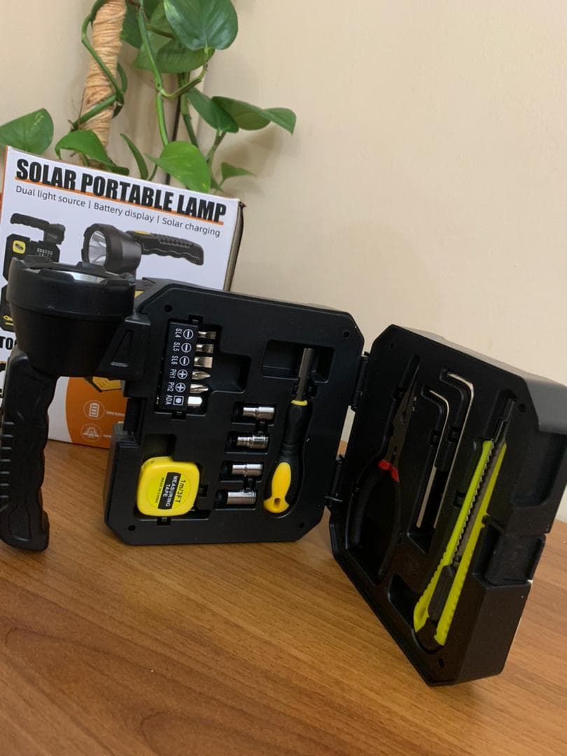Lampe Solaire Portable Avec Kit de Tournevis et Outils - Outillage et Bricolage - صورة حقيقية 6