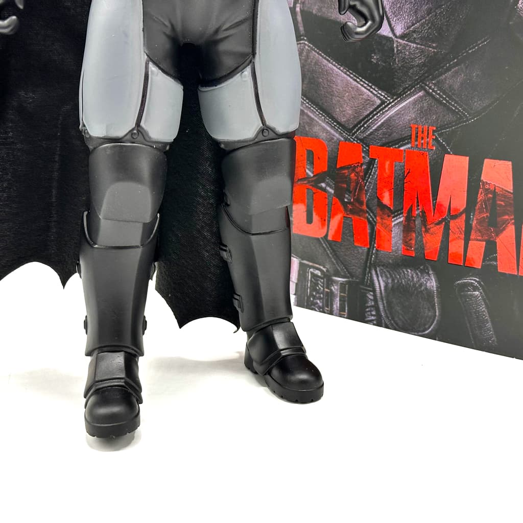 Figurine Géante Batman 30 cm en PVC Le Chevalier Noir à Collectionner - Jouet & Gaming - صورة 3