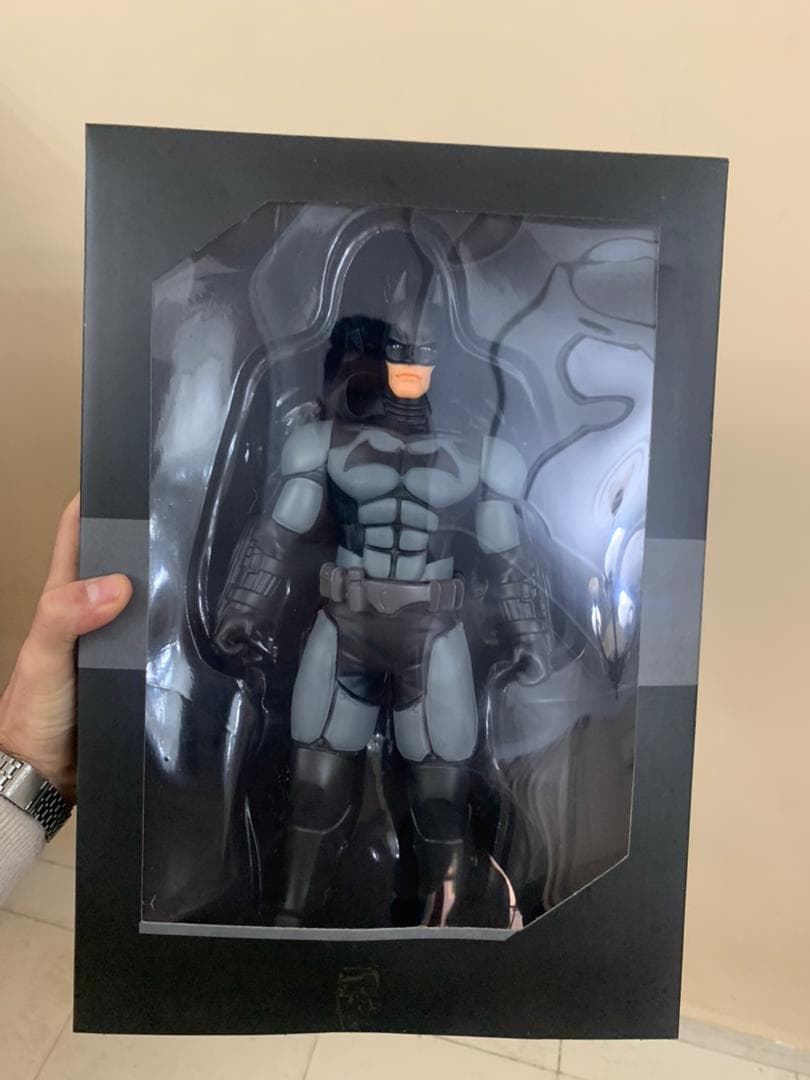 Figurine Géante Batman 30 cm en PVC Le Chevalier Noir à Collectionner - Jouet & Gaming - صورة حقيقية 7