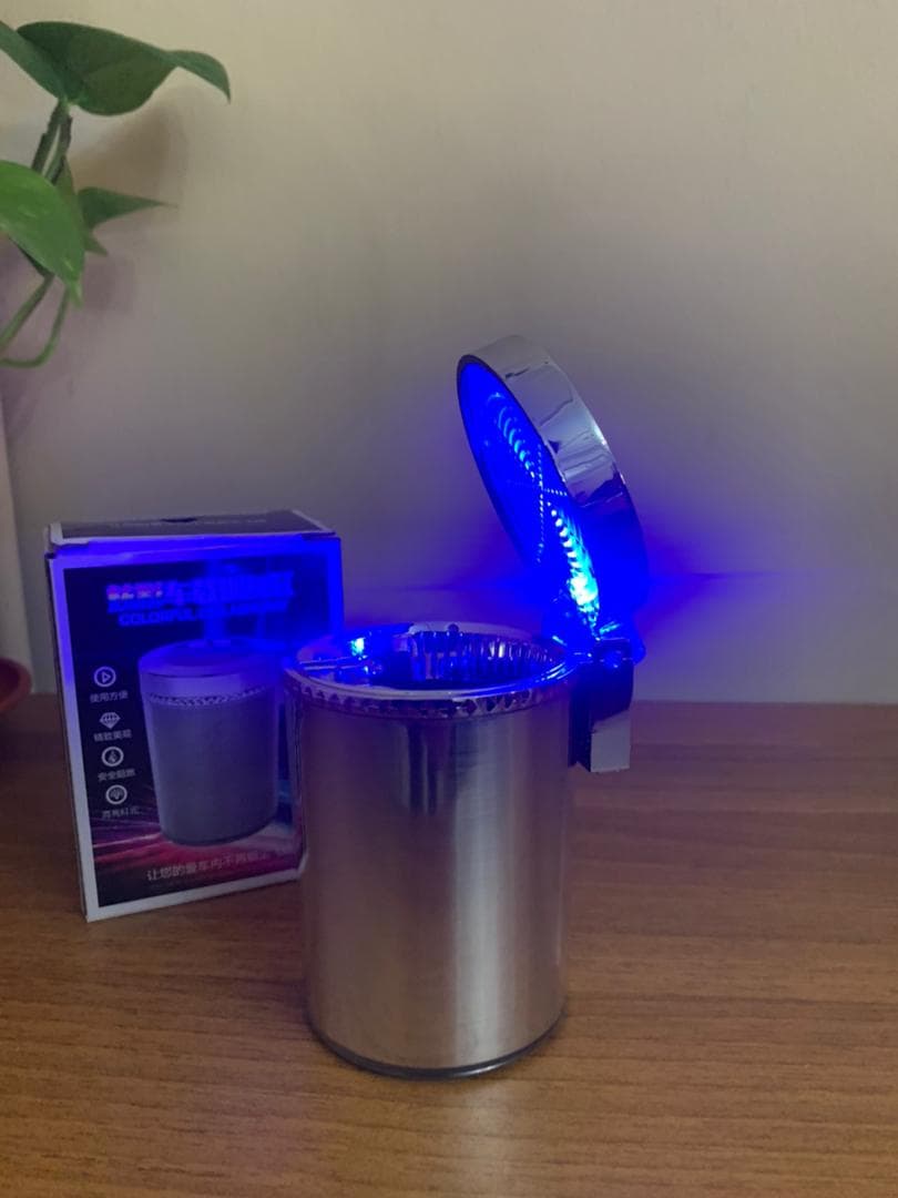 Cendrier Ciga-rete avec couvercle anti-odeur à éclairage coloré - Accessoires Auto/Moto - صورة حقيقية 7