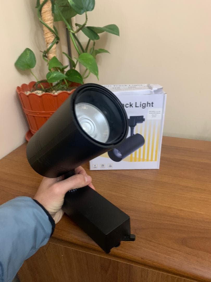 Spotlight LED éclairage parfait pour magasin de vêtements - Décoration - صورة حقيقية 4
