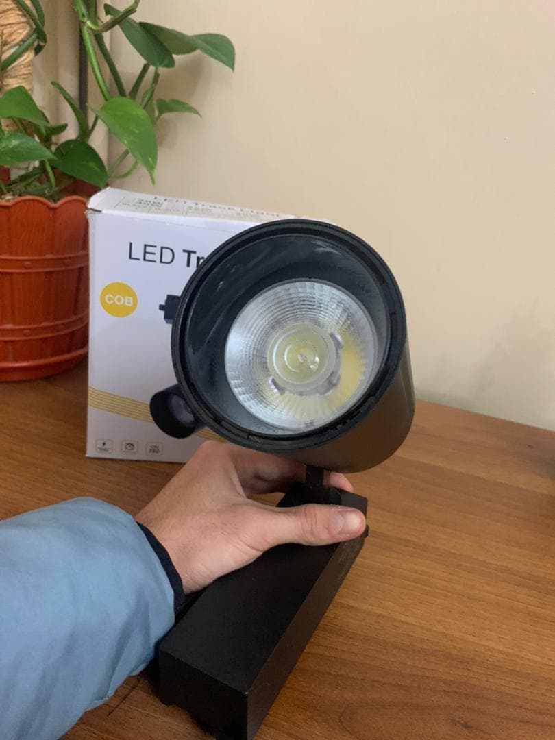 Spotlight LED éclairage parfait pour magasin de vêtements - Décoration - صورة حقيقية 5
