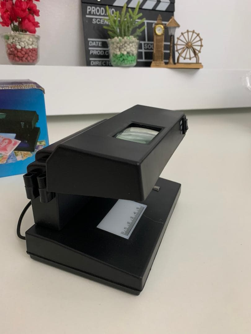Détecteur de faux billets avec lumière UV bleue et blanche - Divers - صورة حقيقية 7