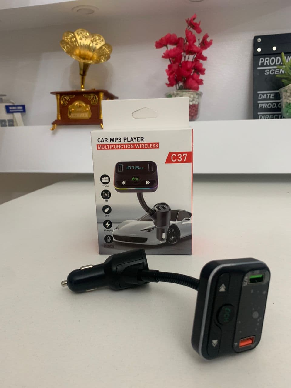 Transmetteur FM Voiture avec Affichage Numérique – مشغل الميديا في السيارة - Accessoires Auto/Moto - صورة حقيقية 7