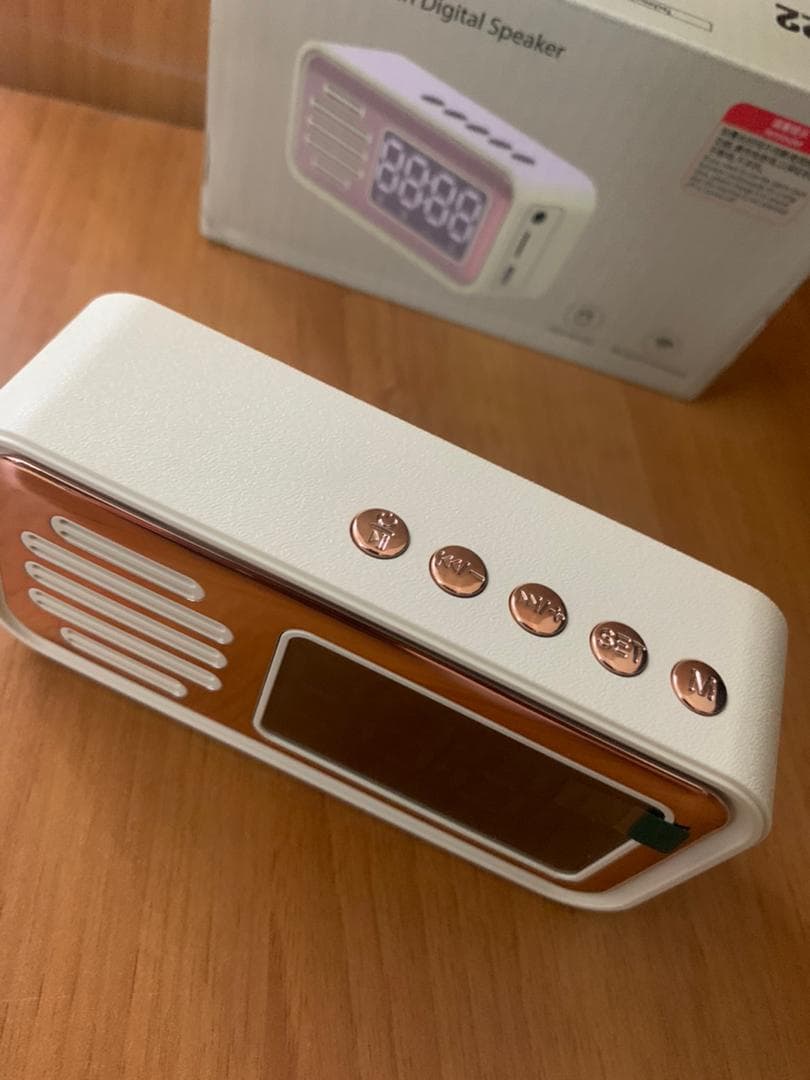 Réveil Bluetooth Rétro avec Haut-Parleur et Fonction IPX5 – ساعة منبه بلوتوث مع مكبر صوت - Électronique - صورة حقيقية 11