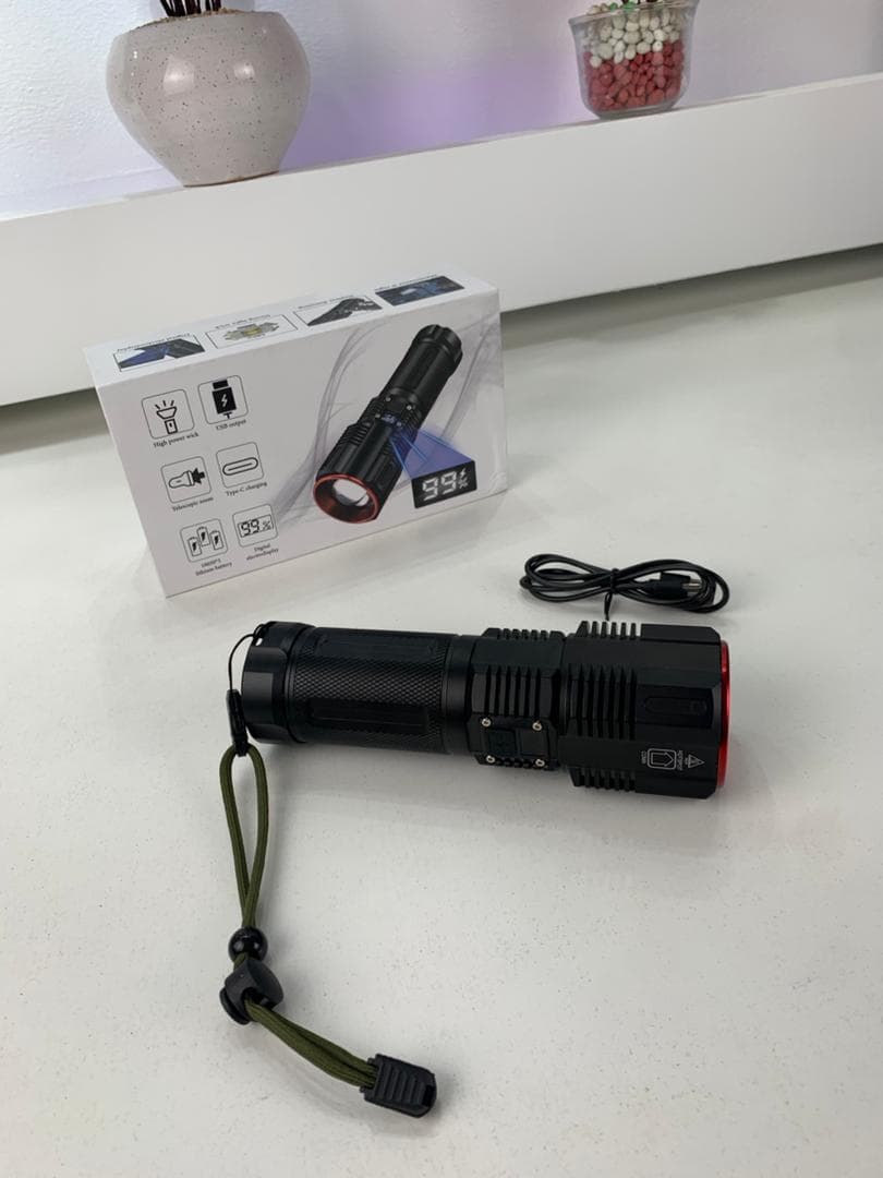 Lampe Torche 100W avec Batterie Lithium 18650*3 Portée de 1 à 1,5 km, mise au point réglable – مصباح يدوي عالي الطاقة مع بطارية ليثيوم - Camping et Randonnée - صورة حقيقية 10