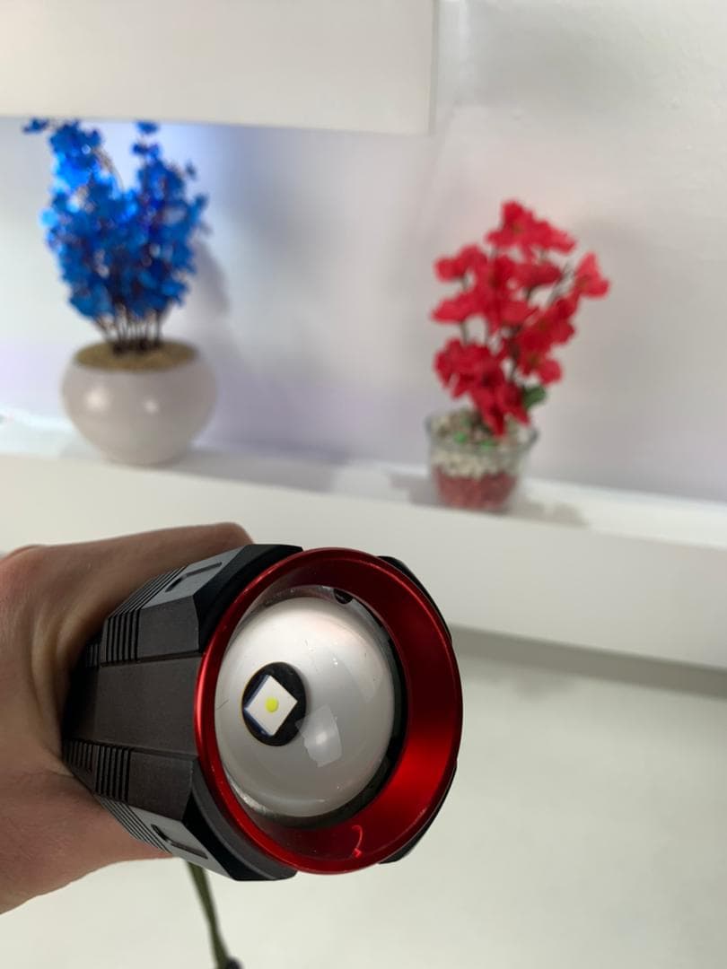 Lampe Torche 100W avec Batterie Lithium 18650*3 Portée de 1 à 1,5 km, mise au point réglable – مصباح يدوي عالي الطاقة مع بطارية ليثيوم - Camping et Randonnée - صورة حقيقية 12