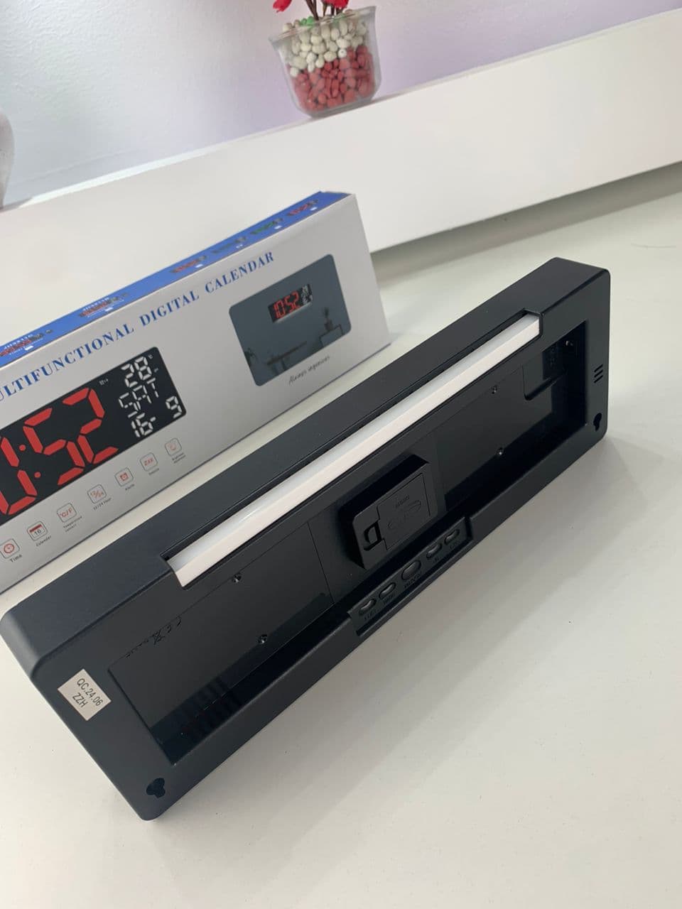 Horloge Numérique Murale et Table LED à Éclairage Bleu Inférieur – ساعة رقمية للحائط و المكتب بإضاءة سفلية زرقاء - Électronique - صورة حقيقية 9