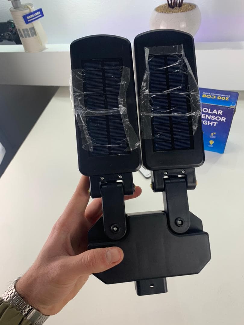 Lampadaires solaires d'extérieur 200 LED avec télécommande et détecteur de mouvement - مصباح بالطاقة الشمسية - Électronique - صورة حقيقية 11