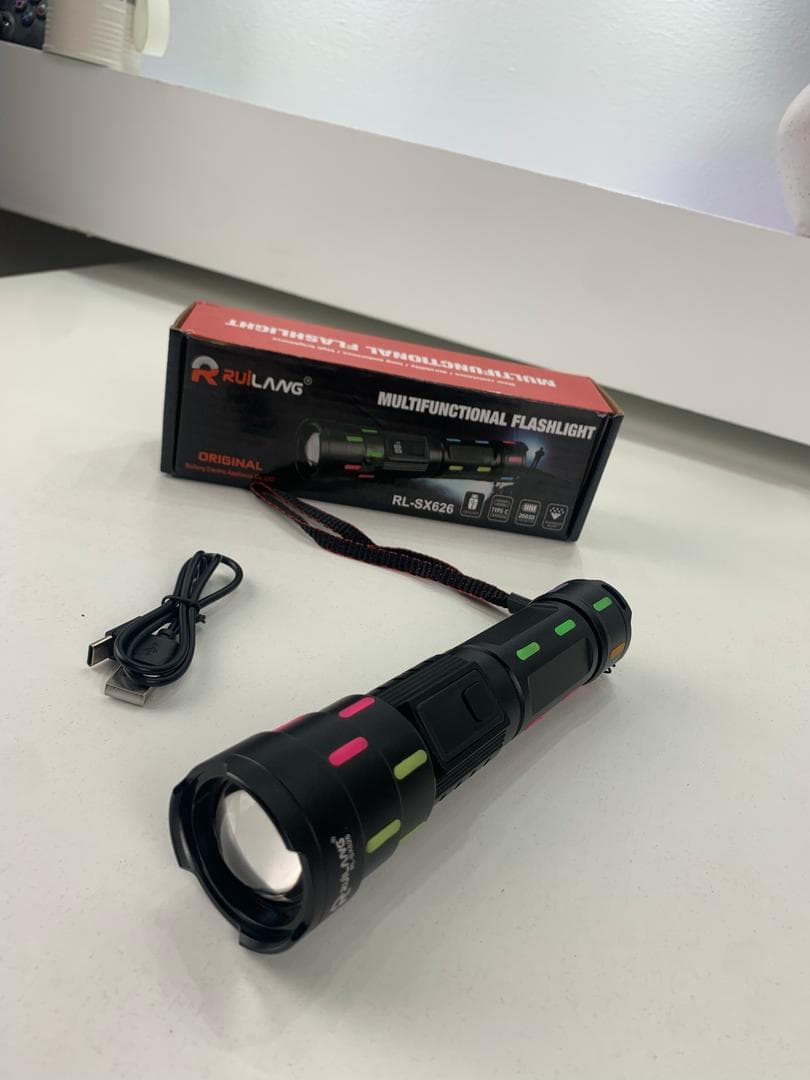 Lampe de Poche LED à Zoom Télescopique avec Bandes Fluorescentes - مصباح يدوي مع زووم تلسكوبي - Camping et Randonnée - صورة حقيقية 12