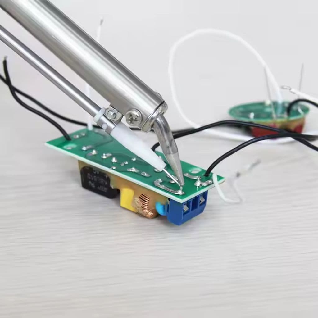 Fer à Souder Électrique 60W avec Alimentation Automatique – مسدس تلحيم كهربائي 60 واط بتغذية تلقائية - Outillage et Bricolage - صورة 4