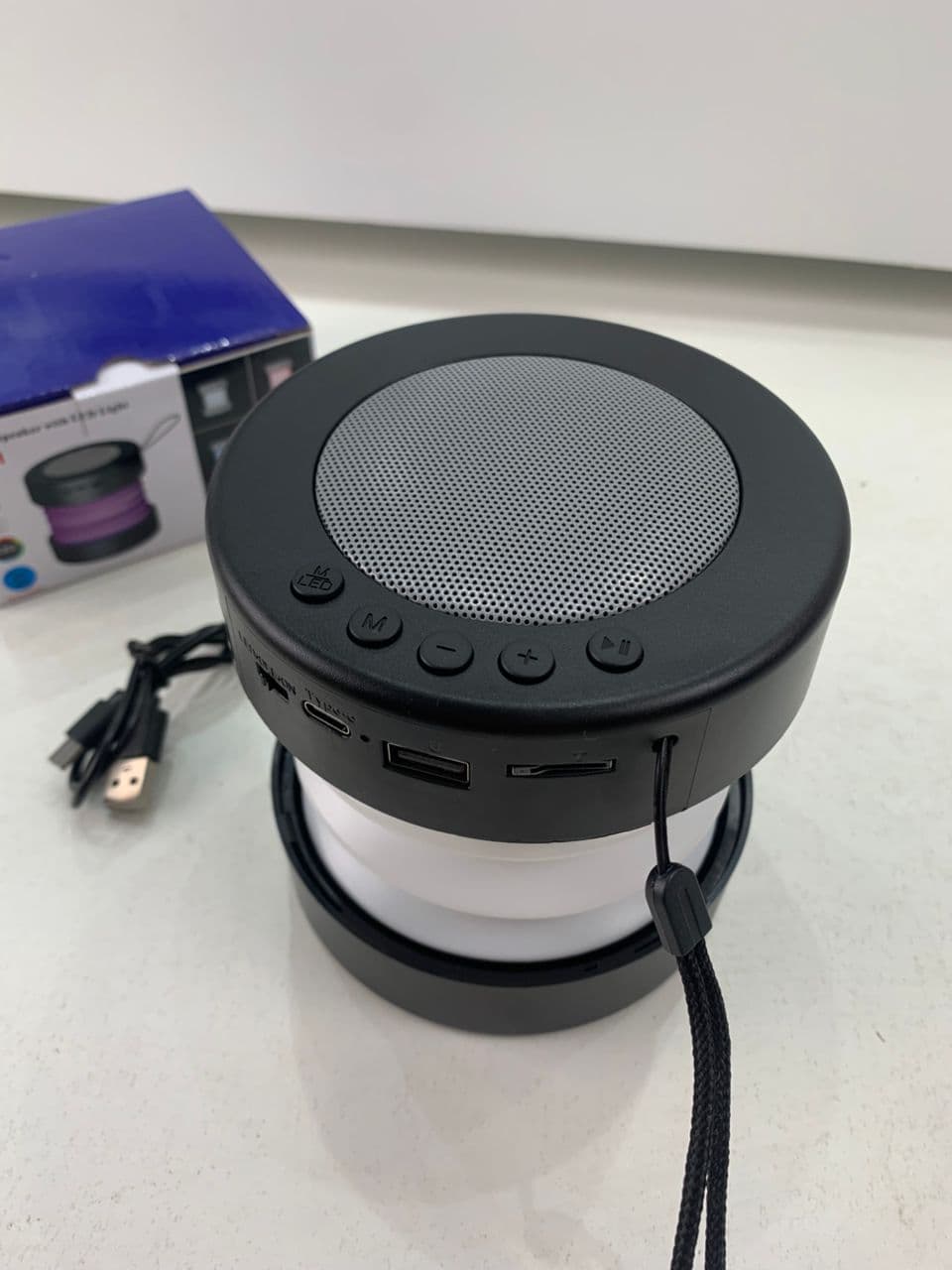 Haut Parleur Bluetooth et Lanterne RGB avec Batterie Rechargeable – مكبر صوت ومصباح - Électronique - صورة حقيقية 9
