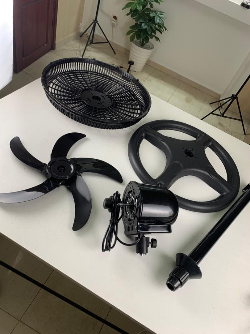 Ventilateur sur pied 40cm avec rotation à 360 degrés 3 vitesses – مروحة حجم كبير - Électronique - صورة حقيقية 4