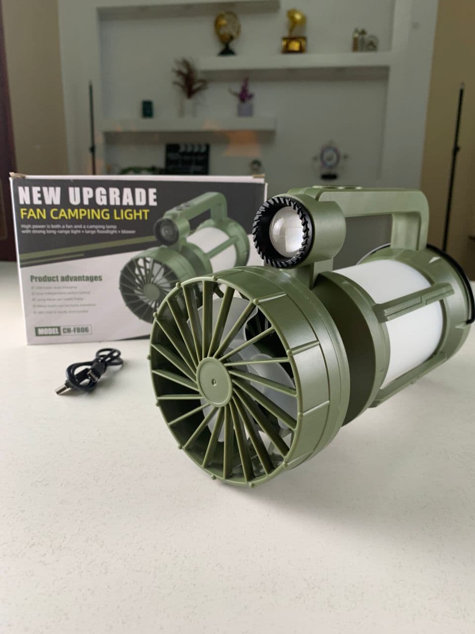 Lanterne de camping LED Rechargeable avec Ventilateur et 4 modes d’éclairage – مصباح ومروحة محمولة - Camping et Randonnée - صورة حقيقية 7