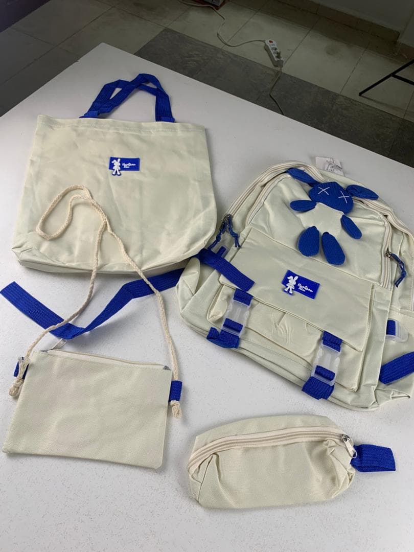 Ensemble de sacs d’école Kawai pour adolescents 4Pcs Lapin X Blanc – محفظة 4 قطع كاواي أبيض - Sac à dos et Mode - صورة حقيقية 4