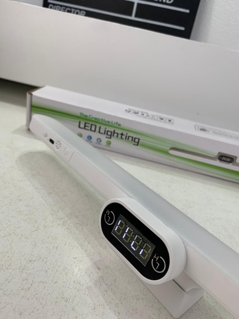 Barre lumineuse LED rechargeable tactile avec 3 modes de couleurs et minuterie GM – مصباح مغناطيسي قابل للتثبيت في عدة أماكن - Électronique - صورة حقيقية 7