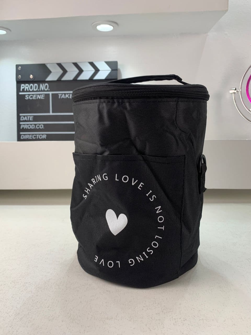 Sac à déjeuner isotherme portable avec bandoulière – حقيبة حفظ الطعام حافظة للحرارة - Maison - صورة حقيقية 12