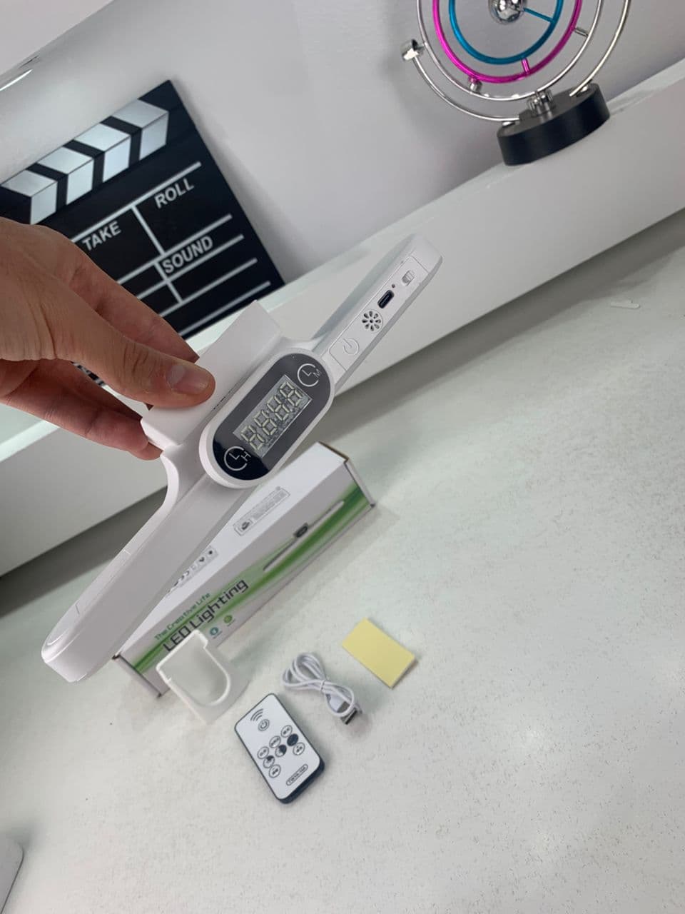 Barre lumineuse LED rechargeable tactile avec 3 modes de couleurs et minuterie PM – مصباح مغناطيسي قابل للتثبيت في عدة أماكن - Maison - صورة حقيقية 7