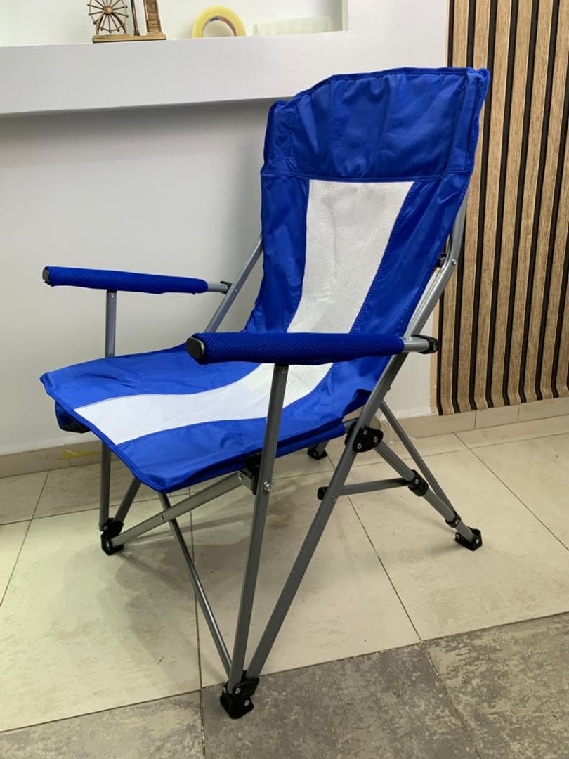 Chaise de camping pliable légère et durable de qualité supérieure avec porte-gobelet – كرسي تخييم جودة عالية - Camping et Randonnée - صورة حقيقية 6