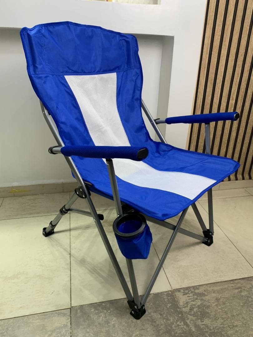 Chaise de camping pliable légère et durable de qualité supérieure avec porte-gobelet – كرسي تخييم جودة عالية - Camping et Randonnée - صورة حقيقية 7