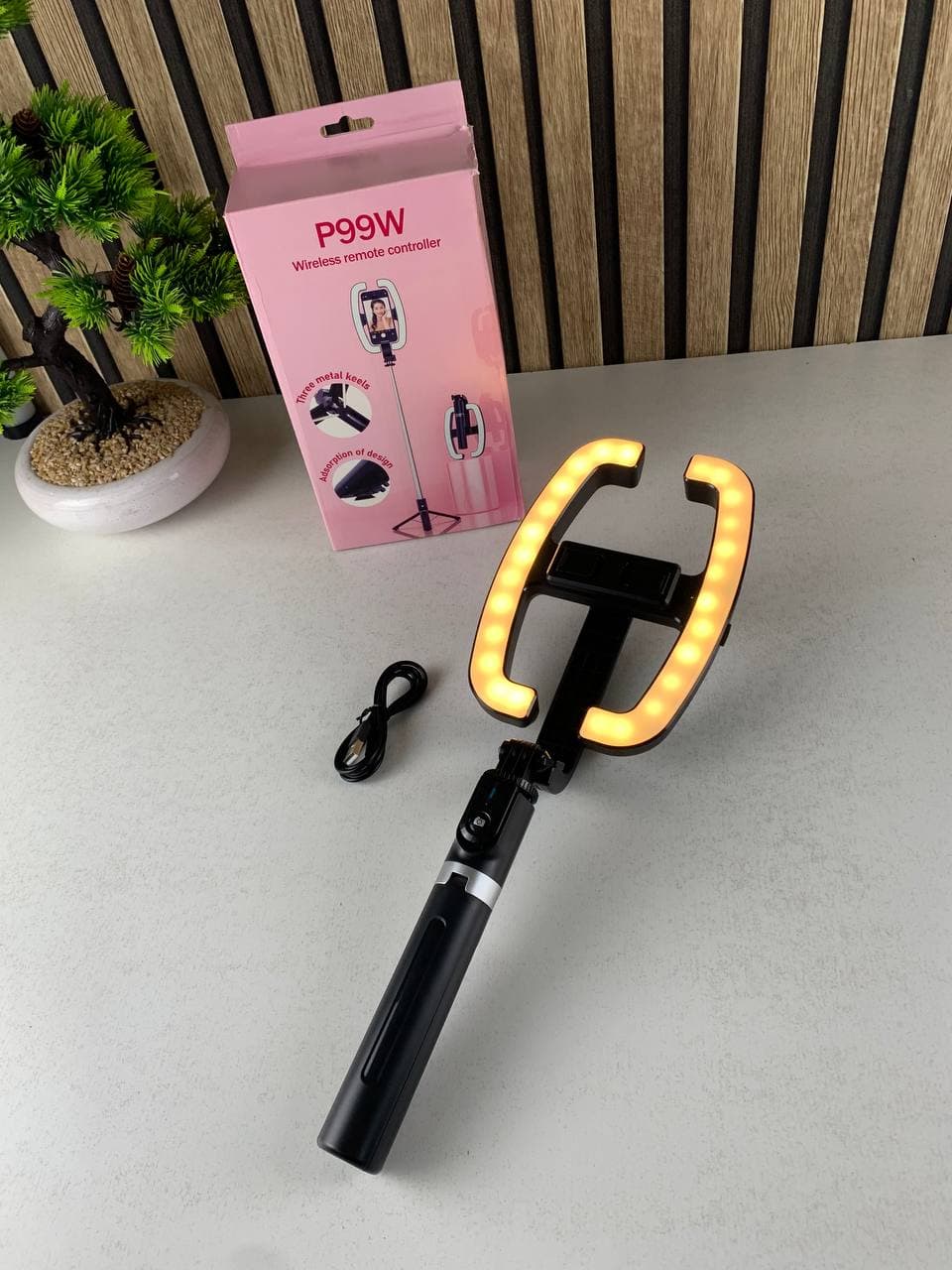 Perche à Selfie Extensible avec Support pour Téléphone et Lampe LED – عصا سيلفي مع إضاءة مدمجة ويد تحكم - Électronique - صورة حقيقية 11