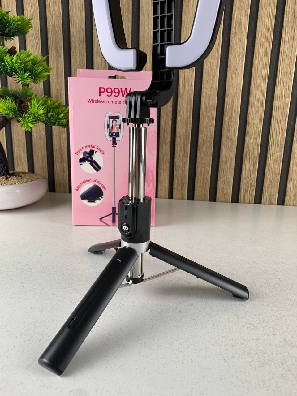 Perche à Selfie Extensible avec Support pour Téléphone et Lampe LED – عصا سيلفي مع إضاءة مدمجة ويد تحكم - Électronique - صورة حقيقية 12