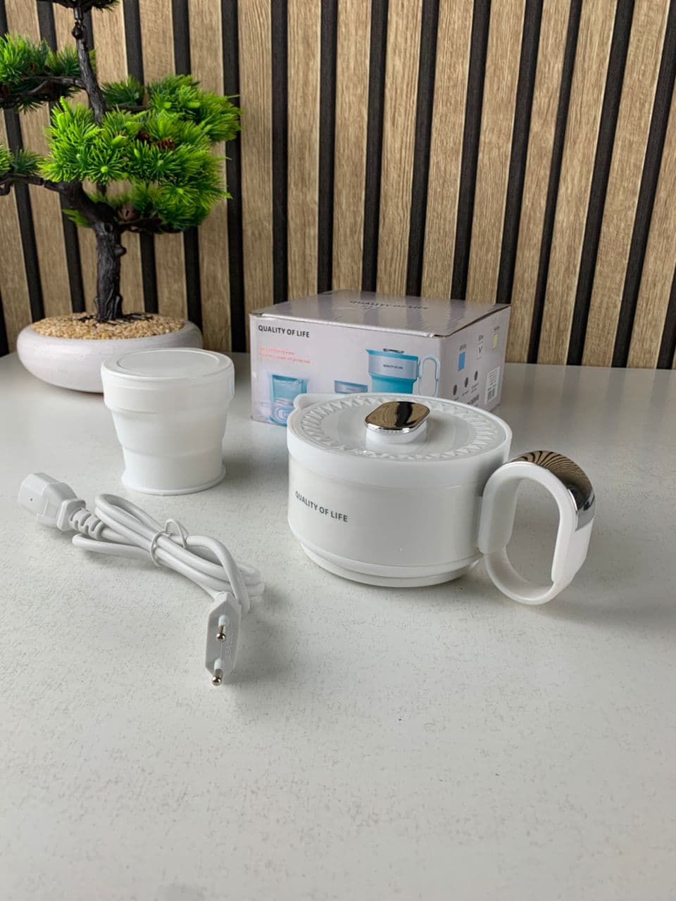 Bouilloire Électrique Pliable en Silicone Alimentaire avec Gobelet Pliable – غلاية مياه قابلة للطي ومحمولة - Cuisine - صورة حقيقية 8