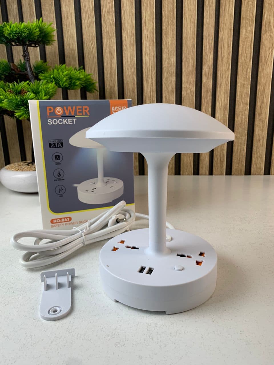Multiprise et lampe de bureau 2500W avec USB Ports à intensité variable 3 couleurs - Électronique - صورة حقيقية 5
