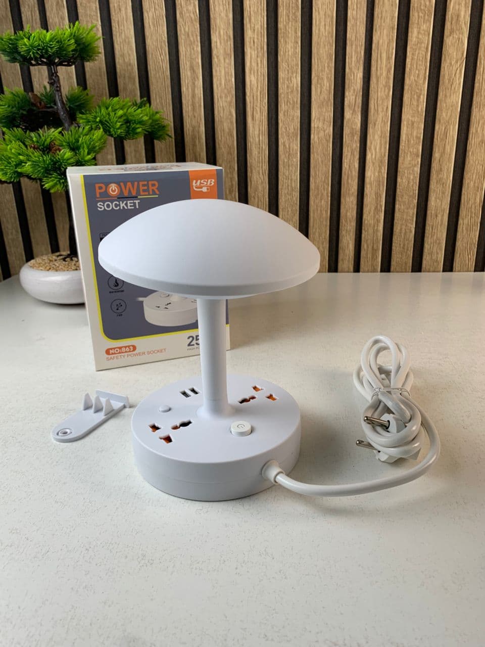 Multiprise et lampe de bureau 2500W avec USB Ports à intensité variable 3 couleurs - Électronique - صورة حقيقية 7