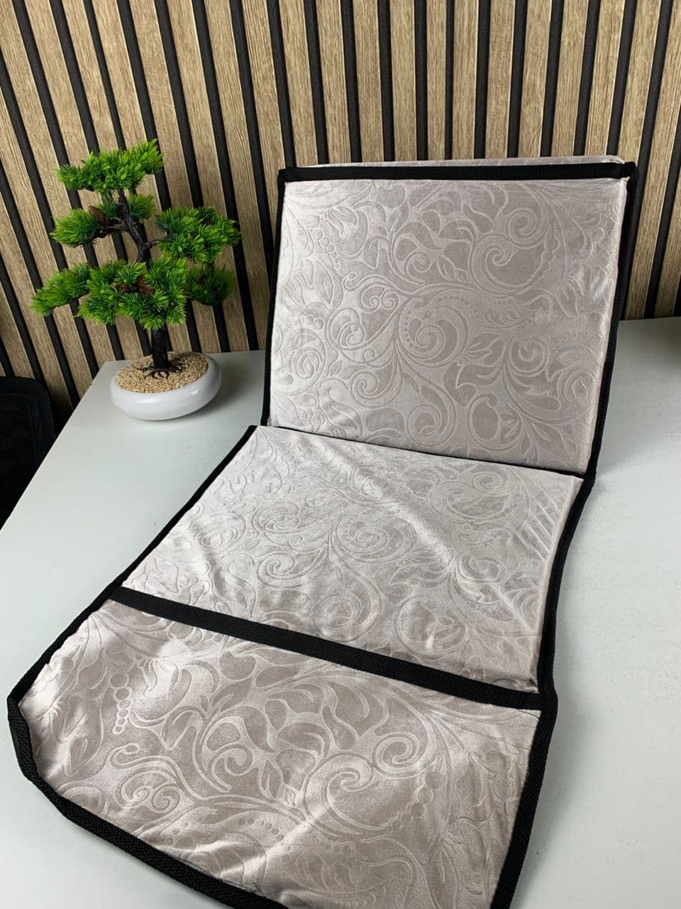 Tapis de Prière Sultan Pliable avec Dossier et Poche Arrière V2 – سجادة صلاة سلطان قابلة للطي مع مسند ظهر - Divers - صورة حقيقية 11