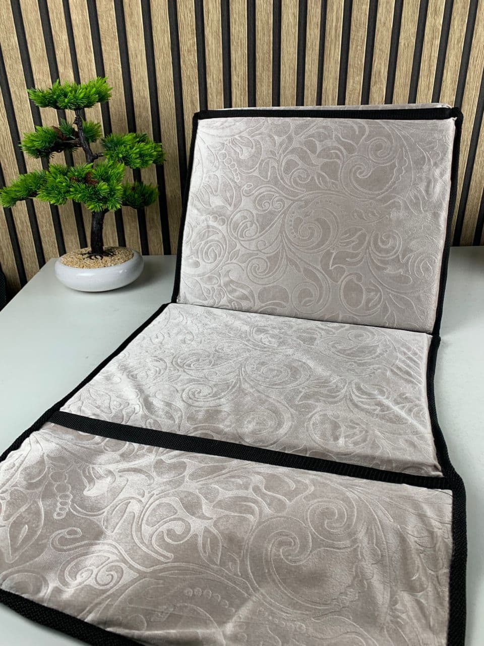 Tapis de Prière Sultan Pliable avec Dossier et Poche Arrière V2 – سجادة صلاة سلطان قابلة للطي مع مسند ظهر - Divers - صورة حقيقية 13