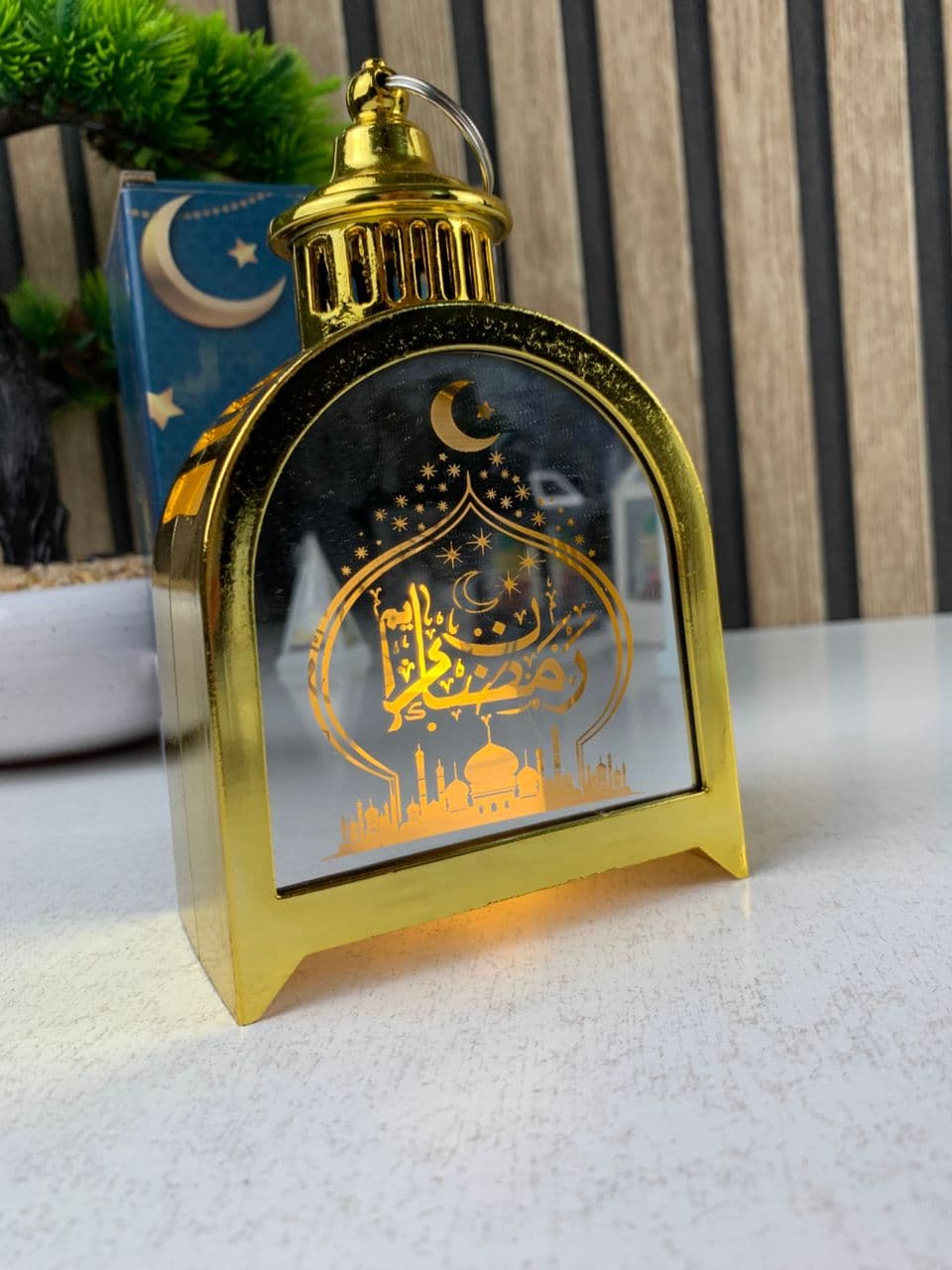 Lanterne de Ramadan Dorée LED Design Traditionnel avec Silhouette – فانوس مضيء لشهر رمضان - Décoration - صورة حقيقية 7