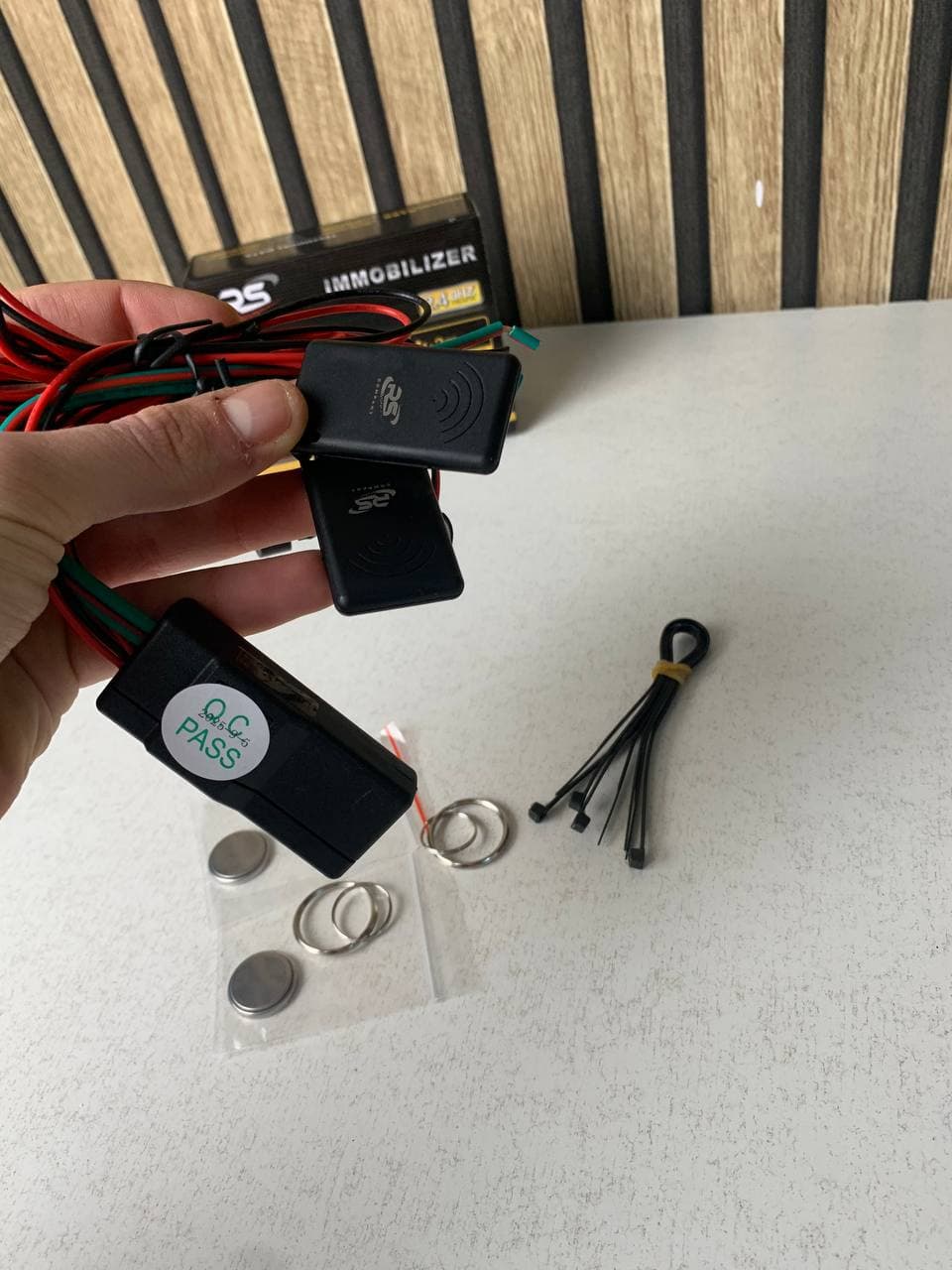 Système d'immobilisation de voiture avec verrouillage/déverrouillage automatique du moteur - نظام منع تشغيل السيارة - Accessoires Auto/Moto - صورة حقيقية 11