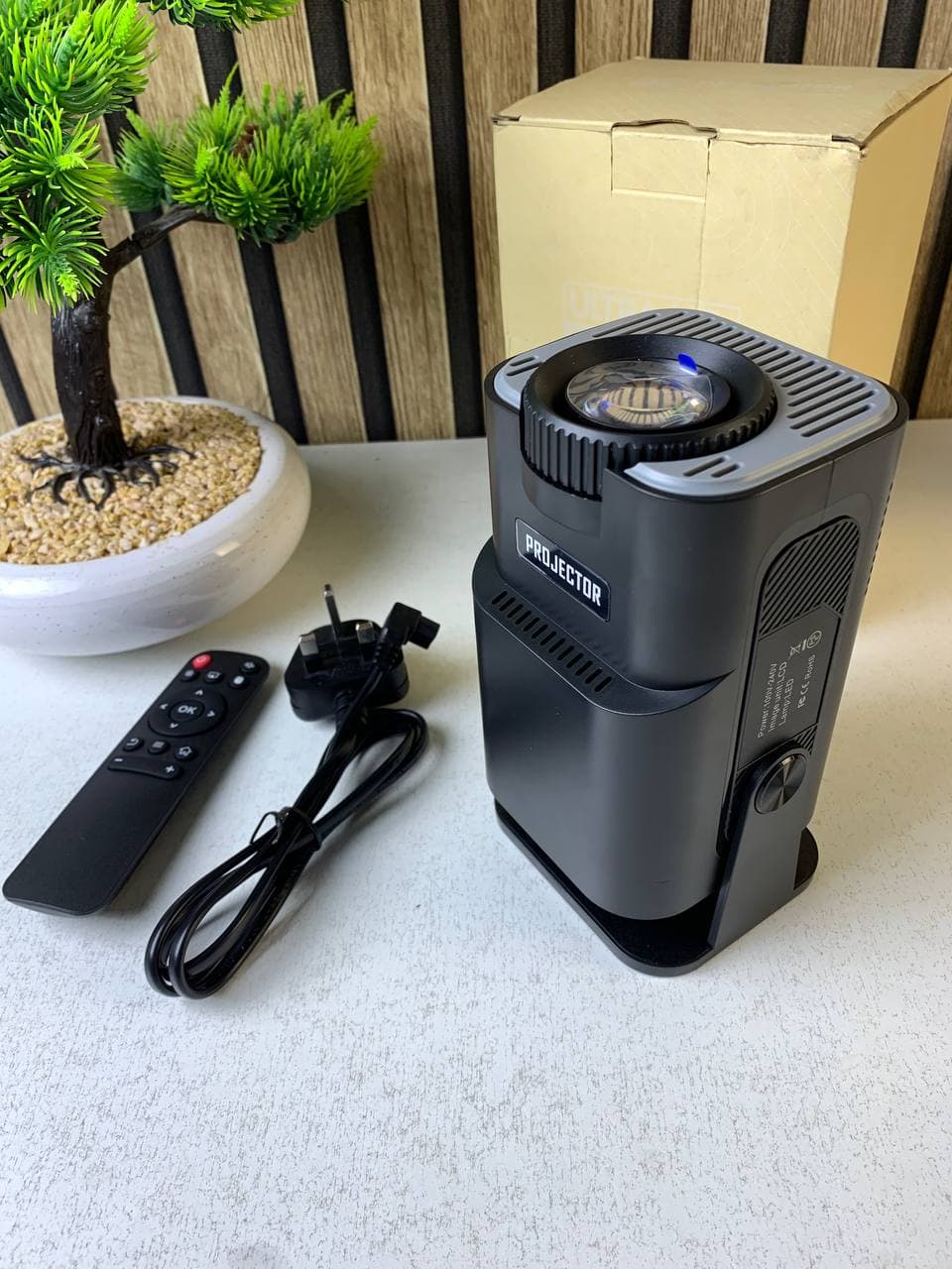 Projecteur portable Full HD HY320 Android 11 WiFi6 et Bluetooth 5.0 - جهاز عرض ذكي - Électronique - صورة حقيقية 8