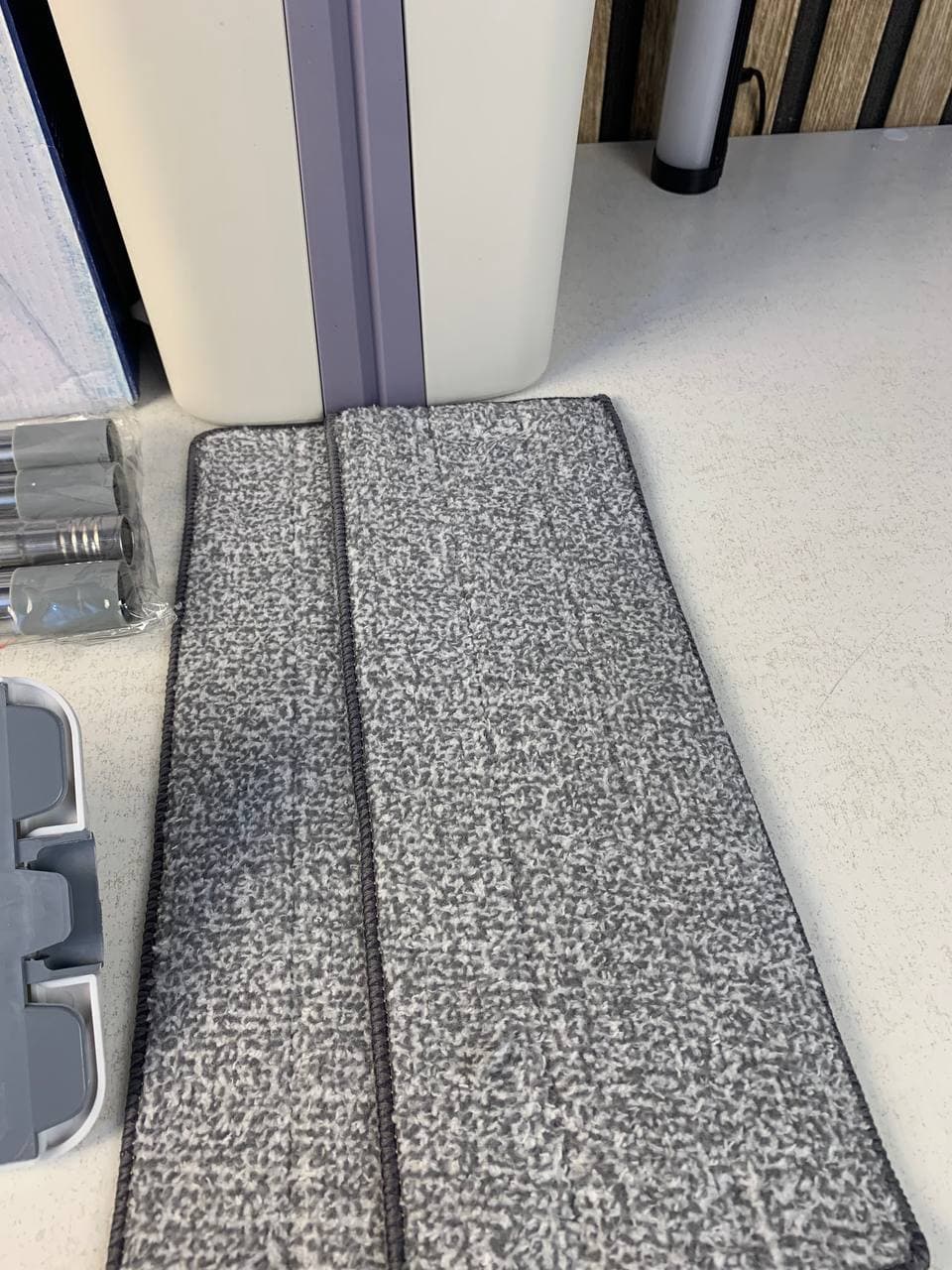Balai-serpillère plat avec seau à deux compartiments et lingettes en microfibre - ممسحة مايكروفيبر مع دلو بغرفتين للفصل بين الماء النظيف - Maison - صورة حقيقية 16