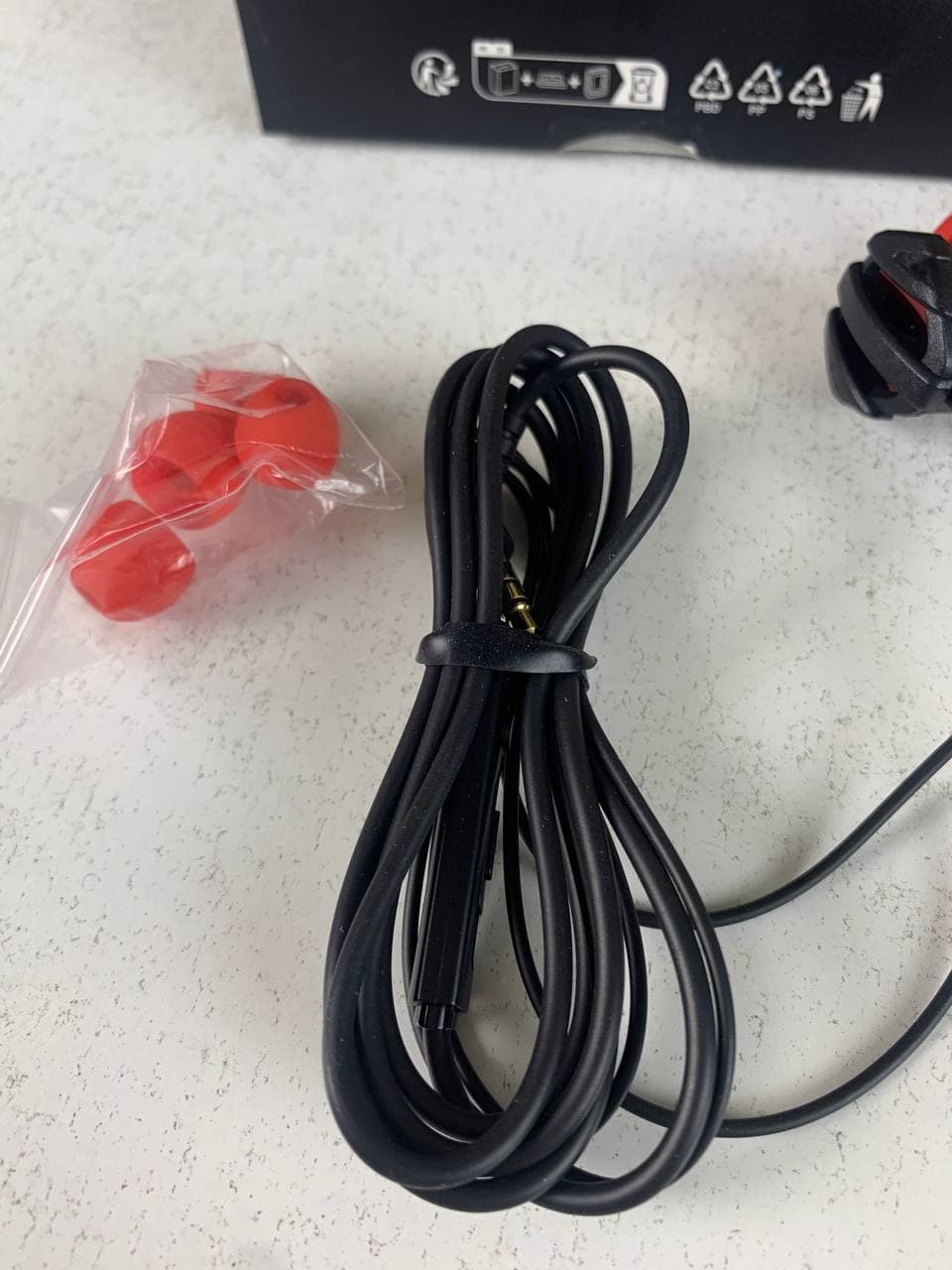 Écouteurs de jeu filaire intra-auriculaire avec microphone E-Sport Hoco M105 - سماعات ألعاب إحترافية مع ميكروفون - Électronique - صورة حقيقية 13